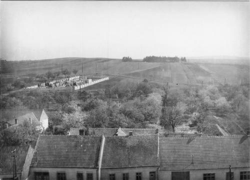 Pohledy na hřbitov v roce 1945